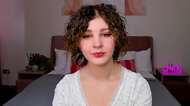 Kira  Fluffy online show from May 25, 12:16 am