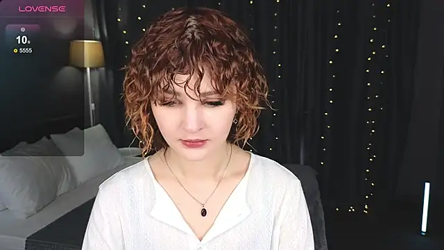 Snapshot of Kira__Fluffy chatting on June 24, 12:09 am Kira Fluffy online show from June 24, 12:09 am