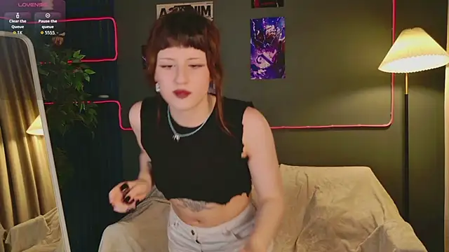 Nancy  Moss online show from May 25, 9:21 pm