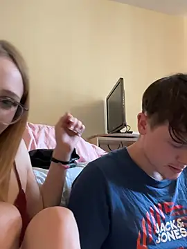 LauraundSteve  online show from May 20, 2:34 pm