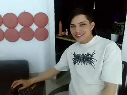 MaxxLouis online show from May 23, 12:09 pm
