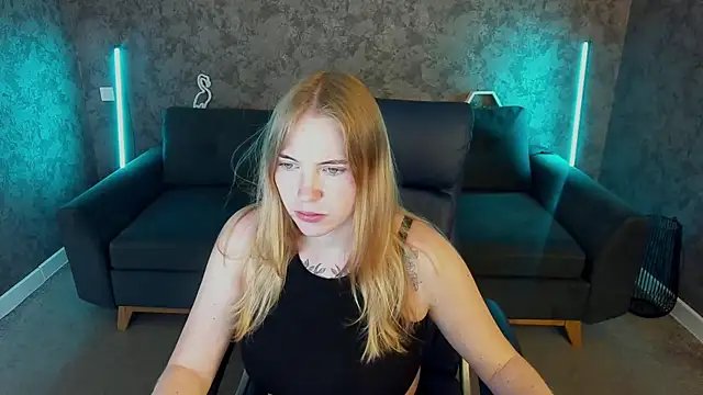 NikkyReyyy online show from May 21, 5:36 am