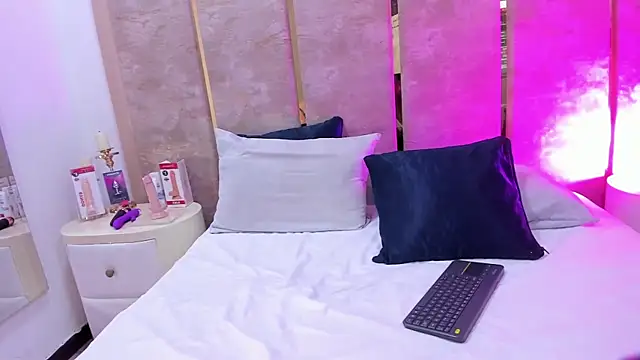 MaiaLopez online show from July 6, 8:11 pm