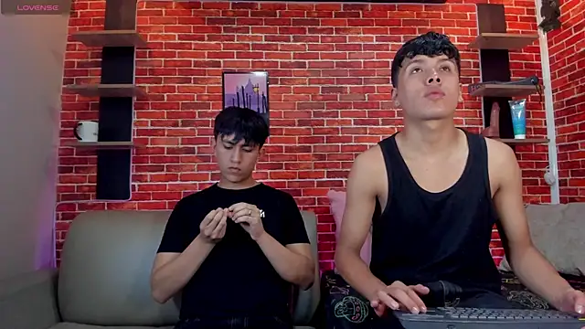 Hoot boyss  online show from July 14, 7:41 pm