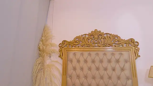 AbrilCardenasX online show from July 8, 11:15 am