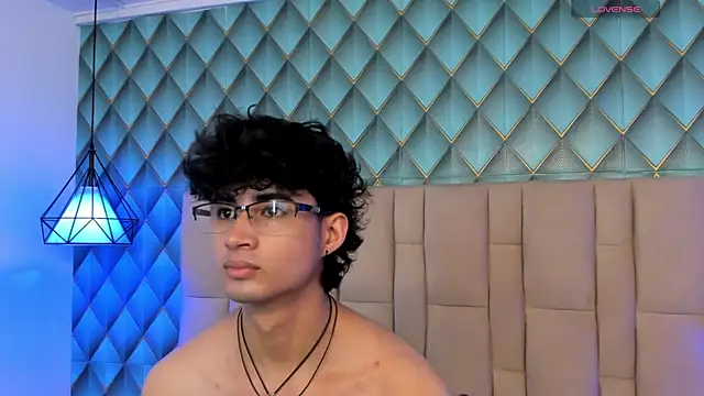 Sofia-Ethan online show from May 23, 1:15 pm