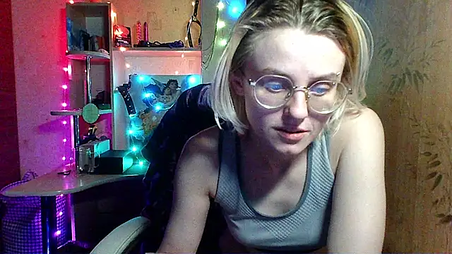   Freya    online show from May 20, 11:55 pm