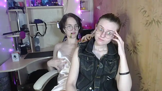   Freya    online show from May 24, 3:39 pm