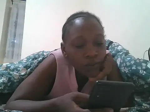 chocolatepetite online show from May 18, 3:13 am