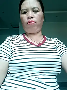 -Yeyi- online show from July 9, 10:30 am