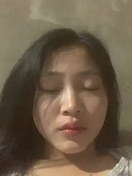 hinami-lo online show from May 23, 4:50 am