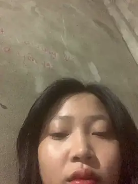 hinami-lo online show from May 24, 12:10 pm