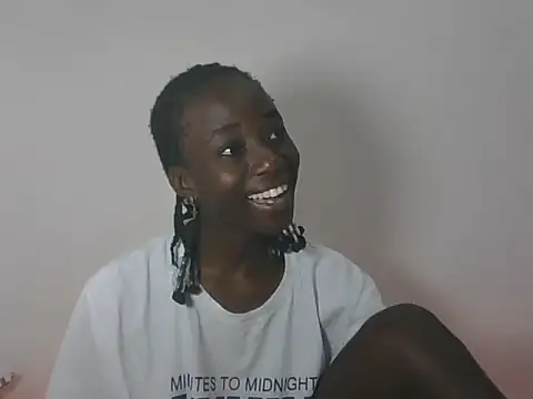 Darkpretty23 online show from May 25, 3:29 pm