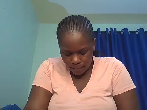 Snapshot of curvy--pussy23 chatting on June 28, 11:38 am curvy--pussy23 online show from June 28, 11:38 am