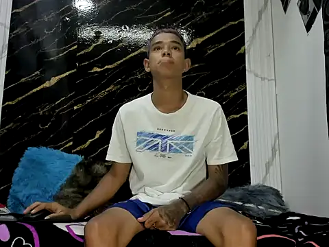 cute boy angelx18 online show from May 19, 5:52 pm