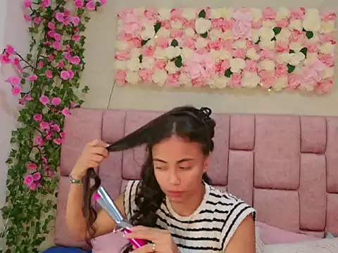 Snapshot of TaylorCollins chatting on May 26, 12:56 pm TaylorCollins online show from May 26, 12:56 pm