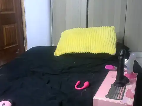 Snapshot of petite_lexiiivv chatting on July 10, 6:17 am petite lexiiivv online show from July 10, 6:17 am