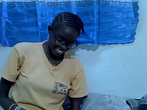 Pretty min online show from July 9, 7:45 am