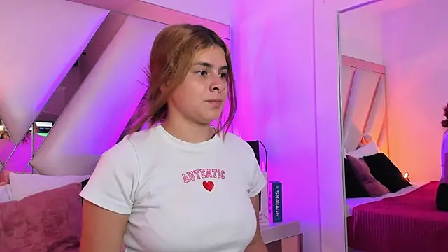 AliceCruzz online show from July 17, 3:50 pm