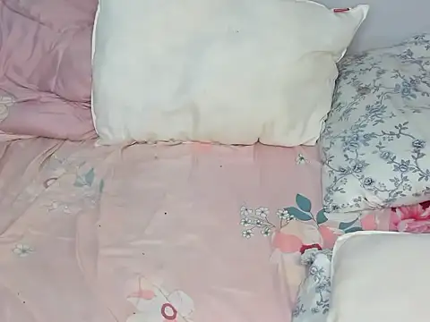 prettyley online show from July 8, 5:01 am