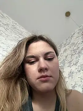 la lisa  online show from June 12, 7:51 am