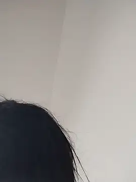 yesleidy online show from May 17, 1:29 pm