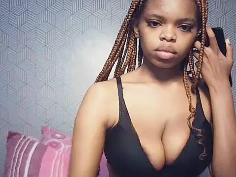 BustieLaura online show from June 11, 4:10 am