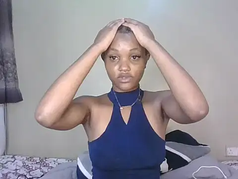 Snapshot of PrettyT5 chatting on June 20, 9:34 am PrettyT5 online show from June 20, 9:34 am