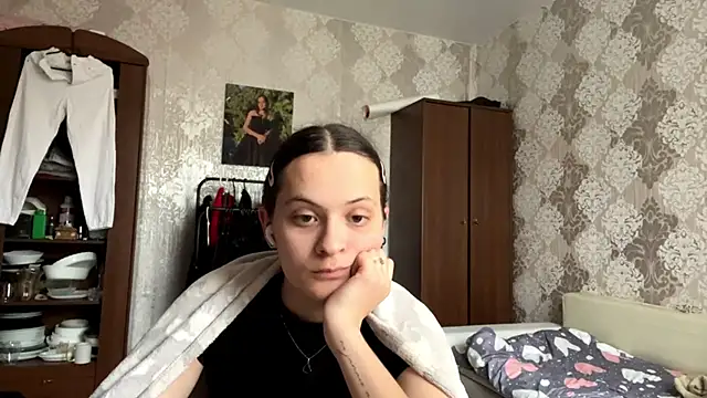 MarlynSiefkes online show from June 3, 12:52 pm