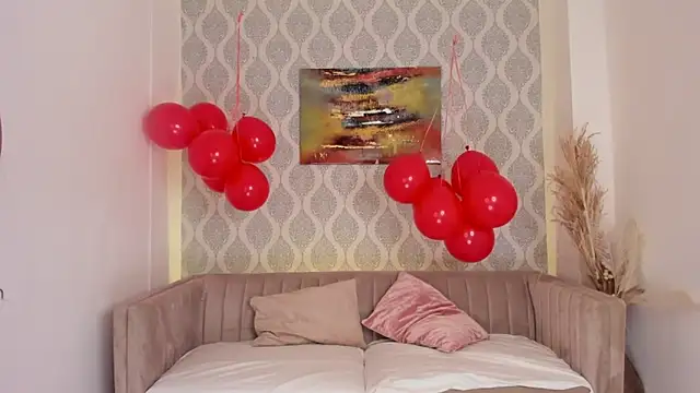 Nikki Rousmel online show from May 23, 4:18 am