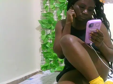 Snapshot of afrikan_beauty chatting on July 6, 2:52 am afrikan beauty online show from July 6, 2:52 am
