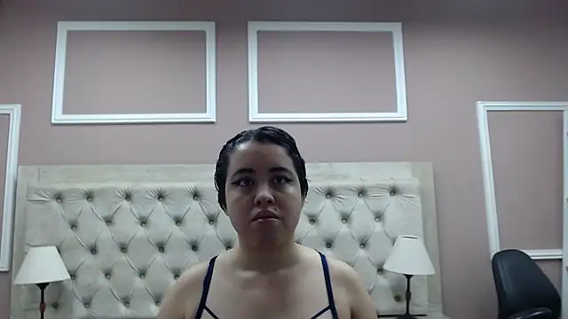 nia taylorX online show from May 20, 1:06 pm