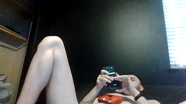 Snapshot of Tallhungcloudyyy chatting on May 20, 9:10 pm Tallhungcloudyyy online show from May 20, 9:10 pm