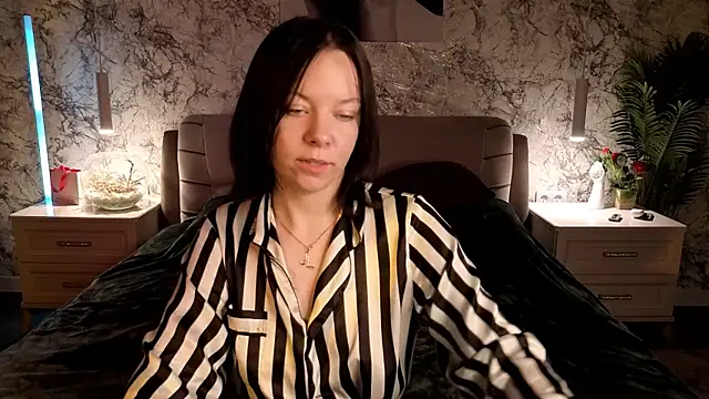 Shirley Hartt online show from May 23, 12:20 pm