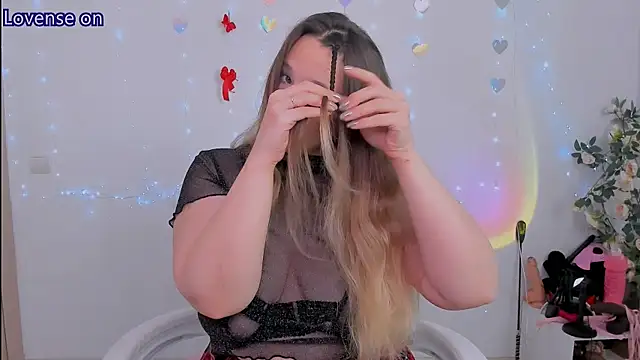 evilla brill  online show from May 21, 6:20 am
