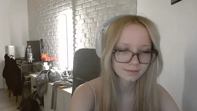 AmandaFix online show from May 27, 7:44 pm