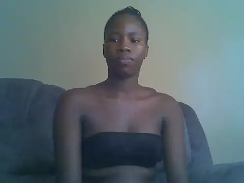 Snapshot of Cuteebony16 chatting on May 25, 12:11 pm Cuteebony16 online show from May 25, 12:11 pm