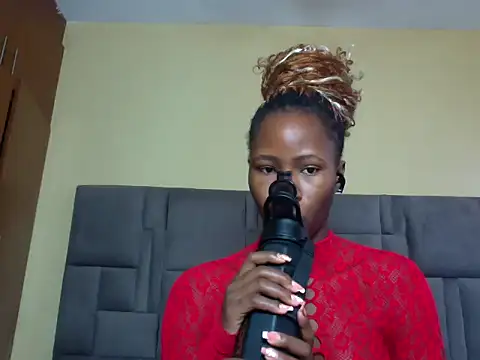 Cuteebony16 online show from July 4, 1:06 pm