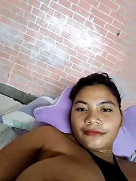 Snapshot of lady_soda chatting on June 25, 1:27 am lady soda online show from June 25, 1:27 am