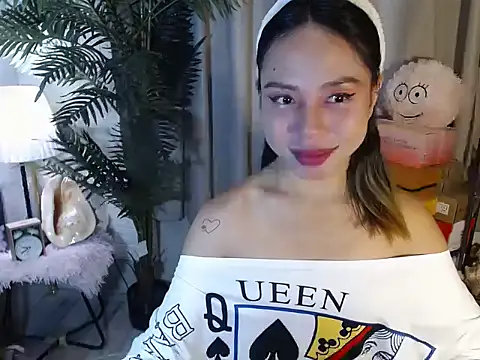 Super Hot BunnyXX online show from May 19, 11:49 am