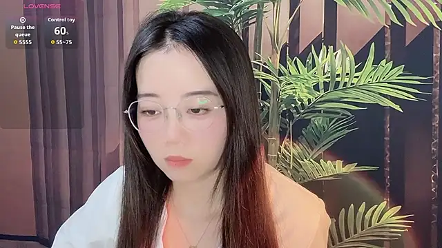 77-Vicky online show from May 25, 6:52 am