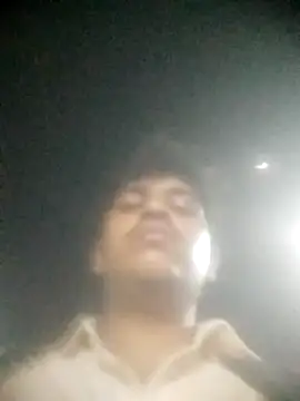 Snapshot of santhosh0105 chatting on May 22, 2:12 pm santhosh0105 online show from May 22, 2:12 pm