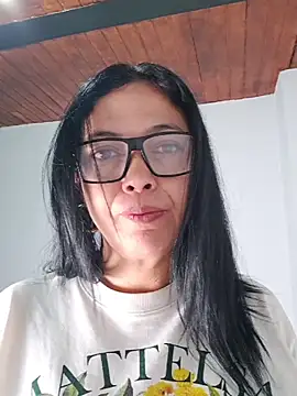 Snapshot of Scarlett_Valnyx chatting on May 27, 12:57 pm Scarlett Valnyx online show from May 27, 12:57 pm