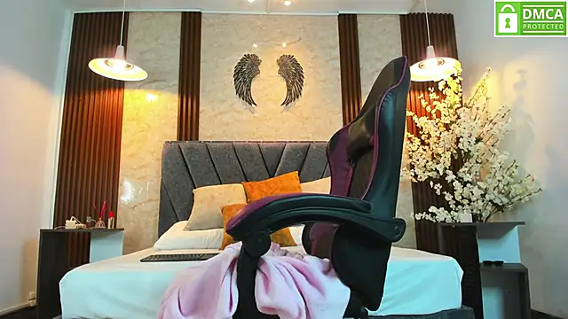 Sienna lu online show from May 25, 7:53 pm