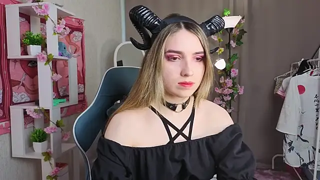 NocturneHuntress online show from May 24, 7:24 am