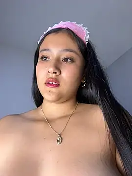 Snapshot of amara_huxly chatting on July 3, 7:53 pm amara huxly online show from July 3, 7:53 pm