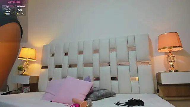SaraWatsonn1 online show from May 22, 6:46 pm