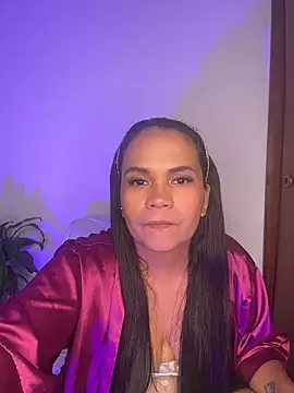 Snapshot of NoahJade chatting on June 10, 9:25 pm NoahJade online show from June 10, 9:25 pm
