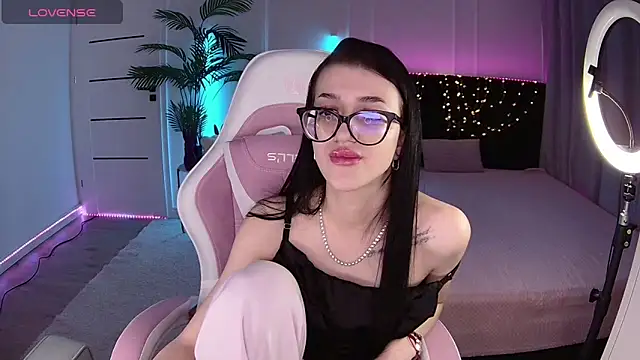 Ariella Me online show from May 26, 6:42 am