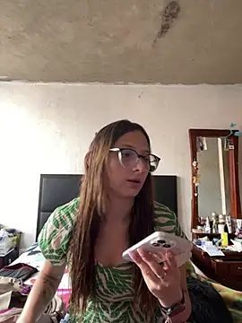 Snapshot of aria_rousse3 chatting on May 21, 1:29 pm aria rousse3 online show from May 21, 1:29 pm